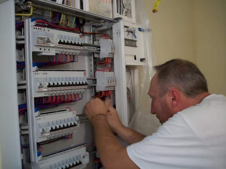 Maintenance installation électrique Sarrians
