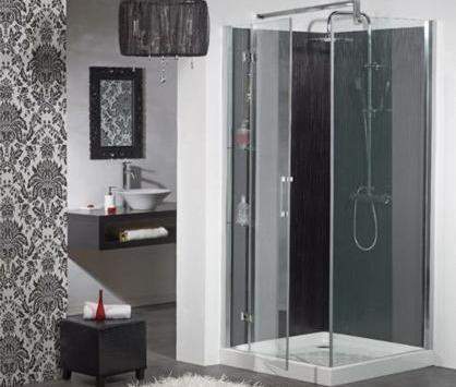 Salle de bains moderne bien équipée Sarrians