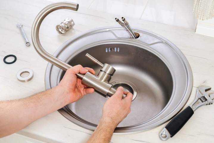 Travaux de plomberie sanitaire Sarrains