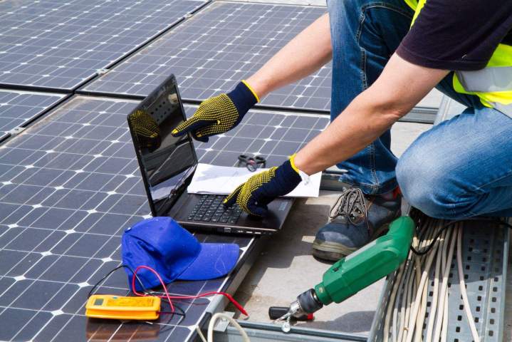 Pose de panneaux photovoltaïques